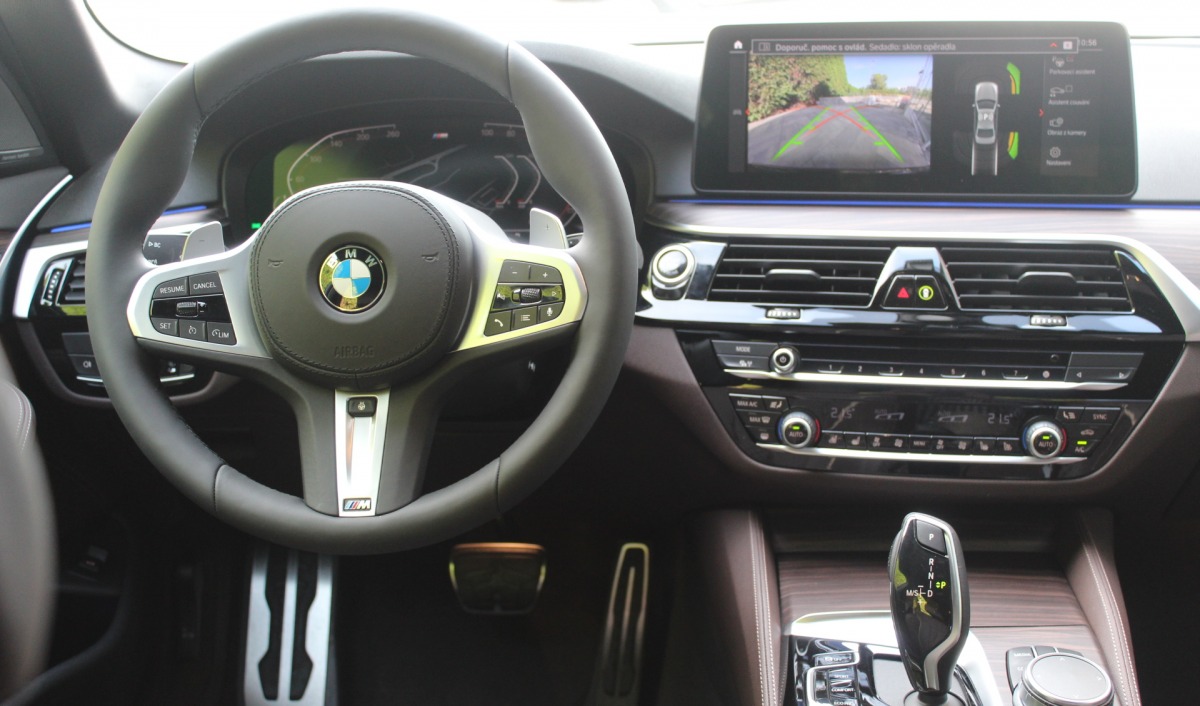 BMW 540i xDrive Mpaket | předváděcí business sedan | super výbava | super cena 1.569.400,- bez DPH | nákup online